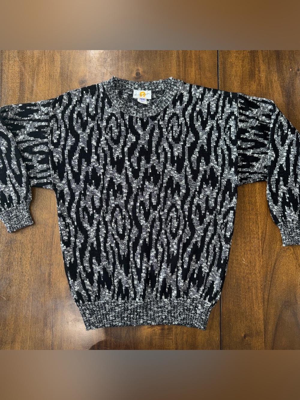 Etienne Aigner Vintage Black White Sweater M Abstract Tiger Stripe Coogi Style